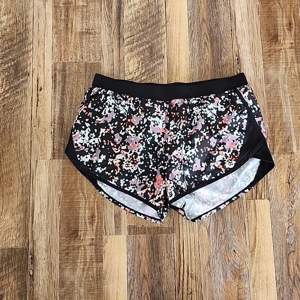 Ladies Under Armour Running Shorts Sz Large
